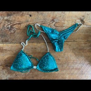 Stunning bikini bodybuilding competition suit